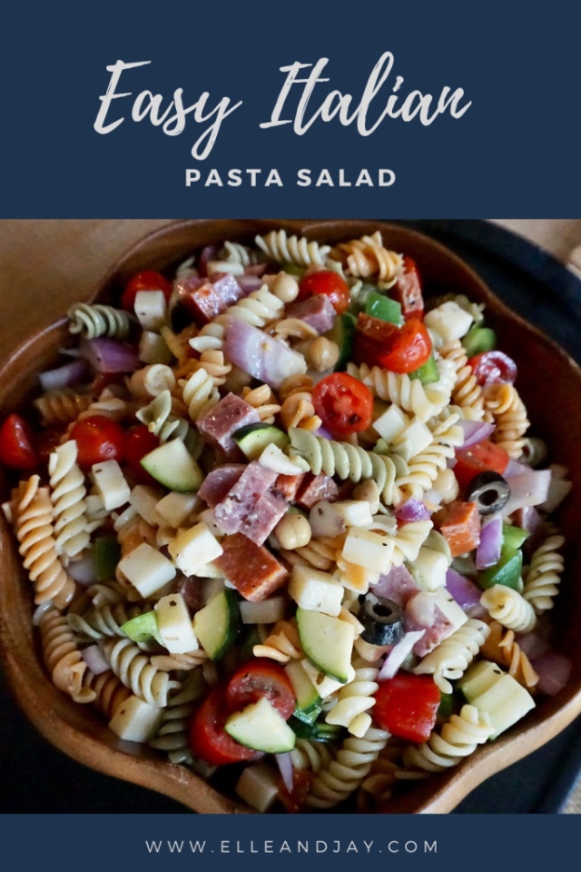 Easy Italian Pasta Salad | Elle & Jay - Looking for an easy cold side dish for your next gathering. This classic Italian pasta salad is all you need. Loaded with pepperoni, mozzarella, olives and veggies, this salad takes little prep and will serve a crowd. #italianpastasalad #pastasalad #coldpastasalad #sidedish
